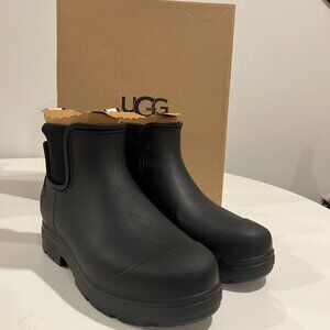 UGG- Never worn Droplet Black Clogs Size 6